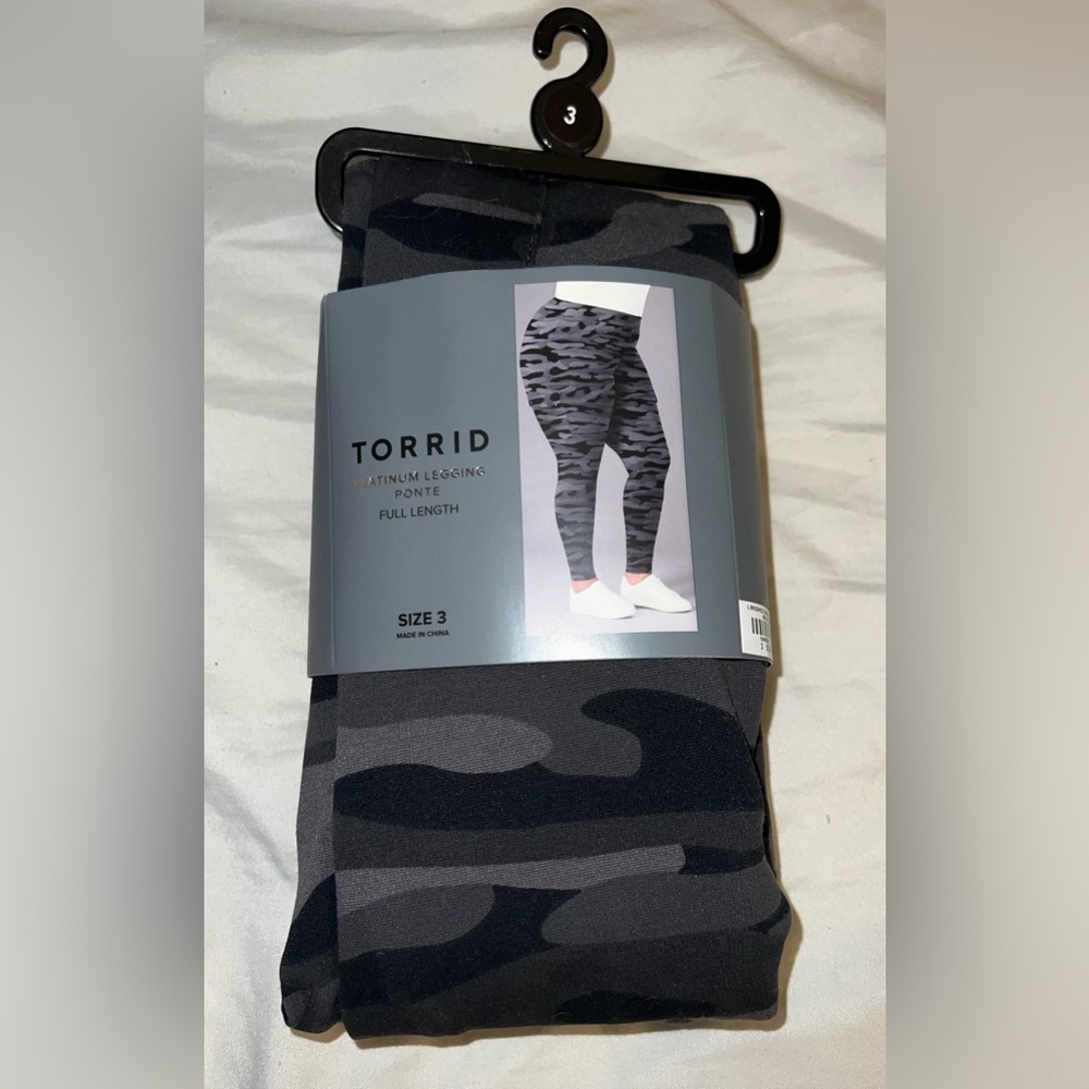 Torrid black & gray camo leggings. Size 3.